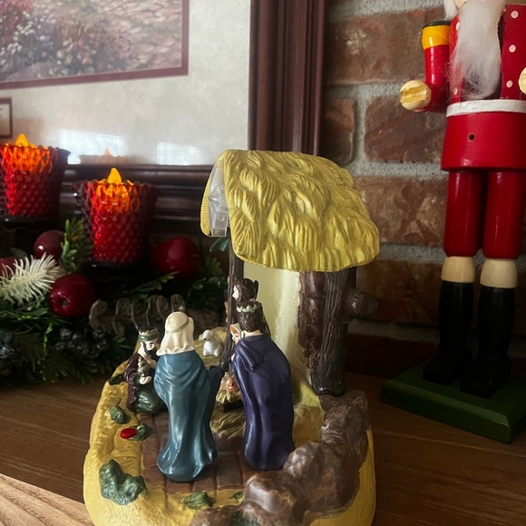 ❤️ Rare Vintage Musical Light Up Nativity Scene Mantel Display - Picture 11 of 12